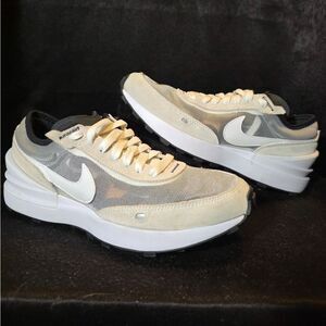 Nike Size 6y / Womens Size 7.5